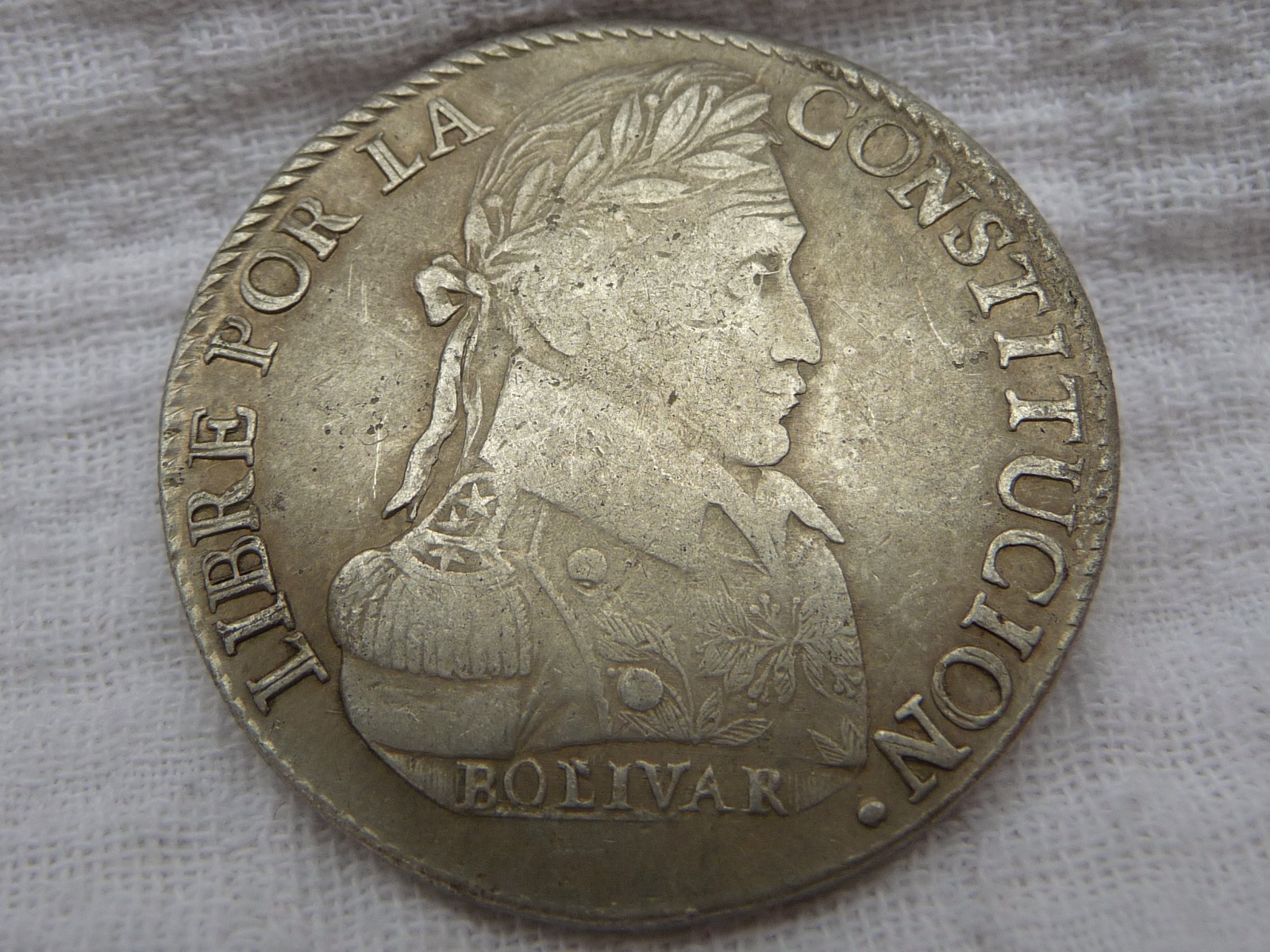 Bolivia,-8-Soles-1832